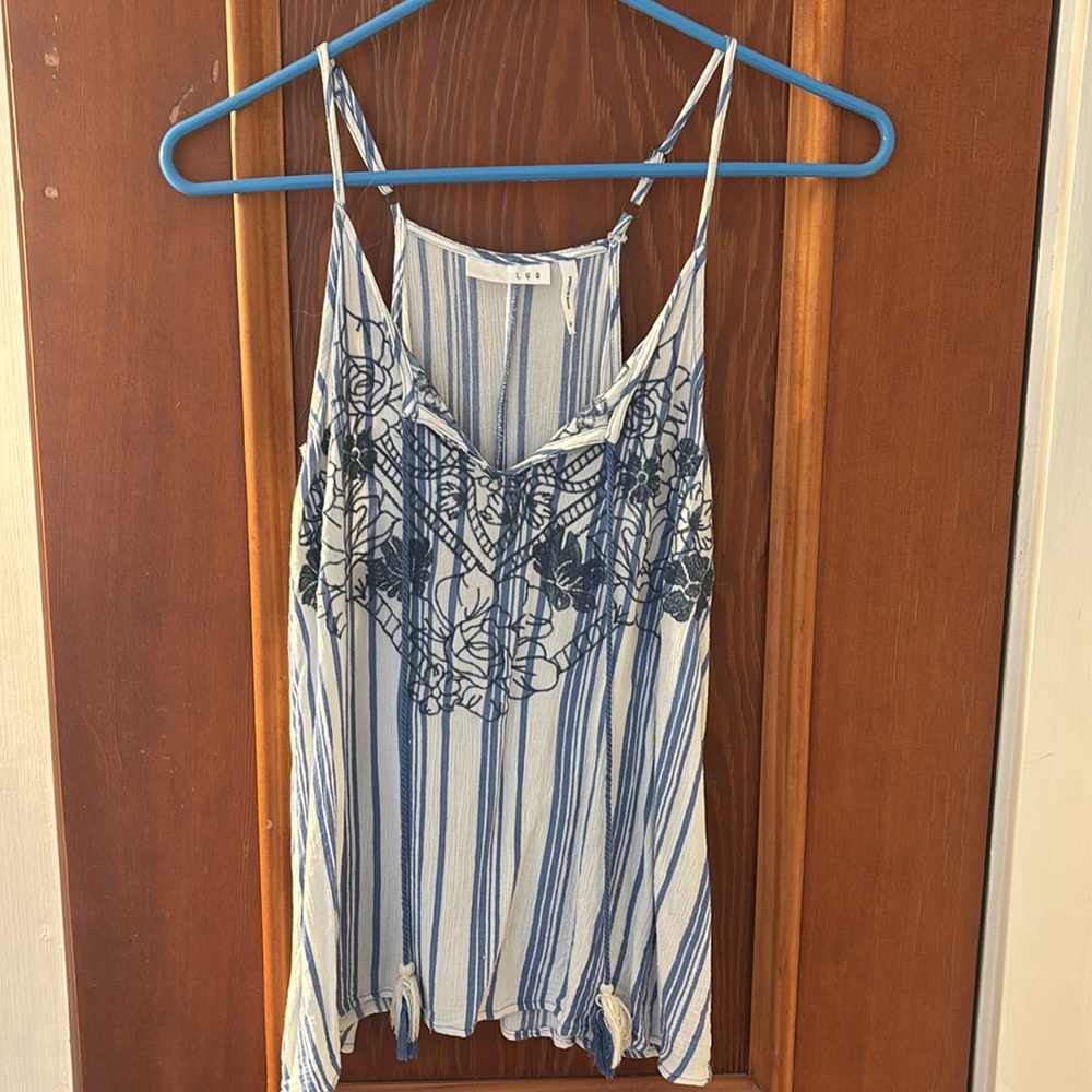 Luq Rachell Embroidered Top - Size M - Picture 2 of 5